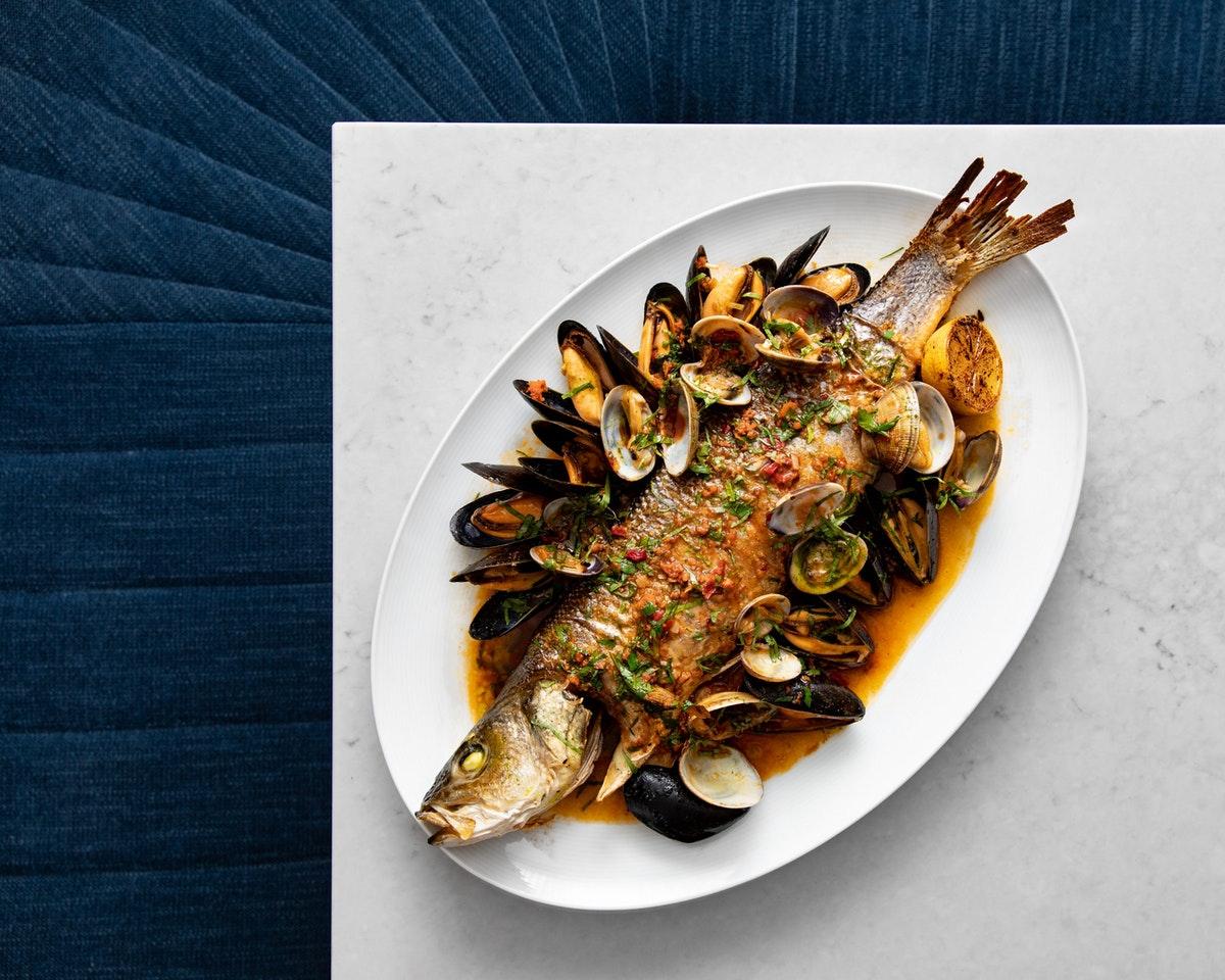 Middle Eight - Covent Garden - Preferred Hotels And Resorts London Ngoại thất bức ảnh A whole turbot prepared with mussels