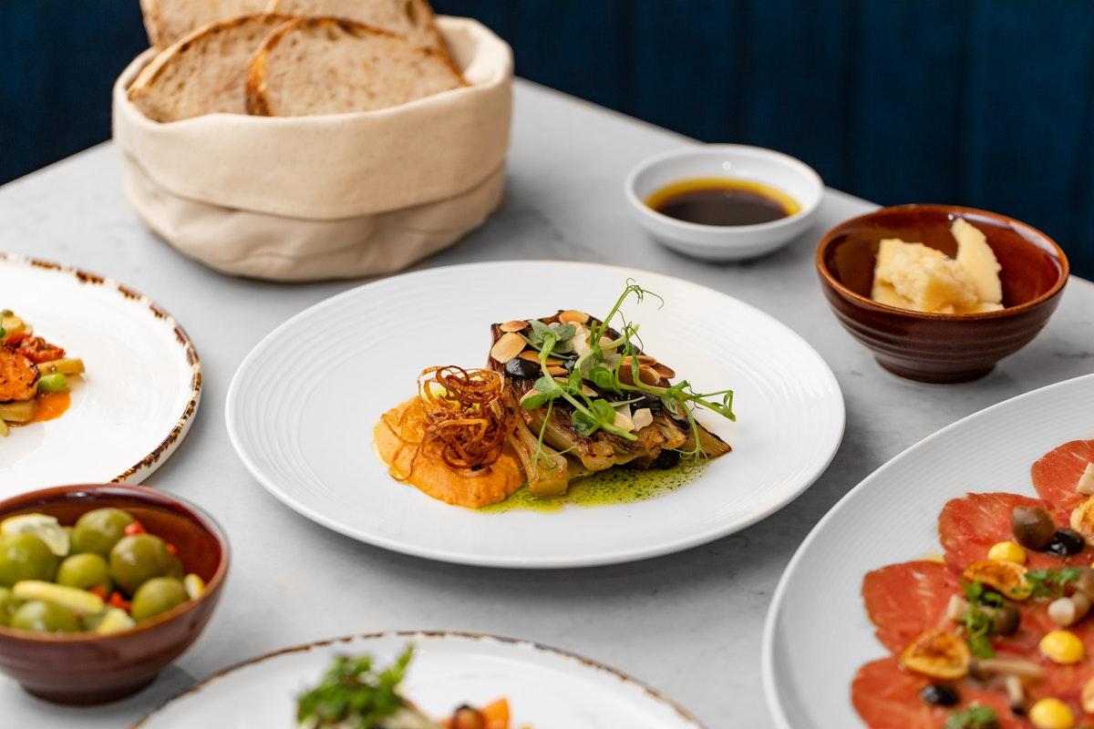 Middle Eight - Covent Garden - Preferred Hotels And Resorts London Ngoại thất bức ảnh A selection of dishes at the restaurant