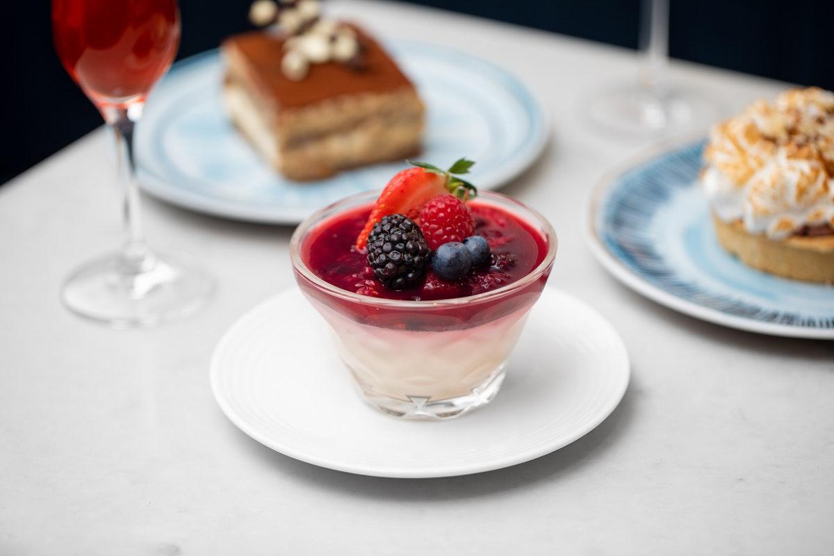 Middle Eight - Covent Garden - Preferred Hotels And Resorts London Ngoại thất bức ảnh A dessert