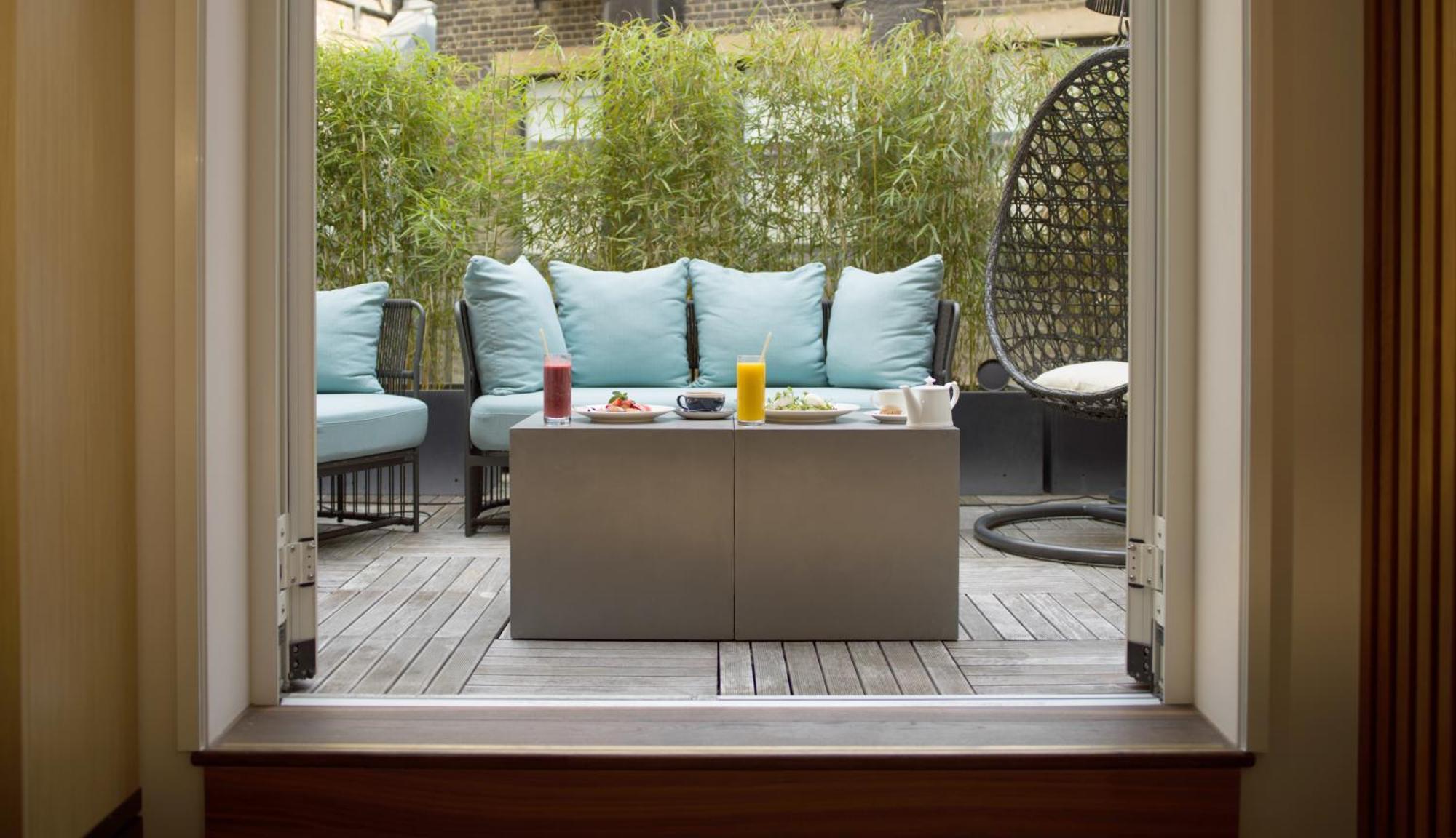 Middle Eight - Covent Garden - Preferred Hotels And Resorts London Ngoại thất bức ảnh A French window